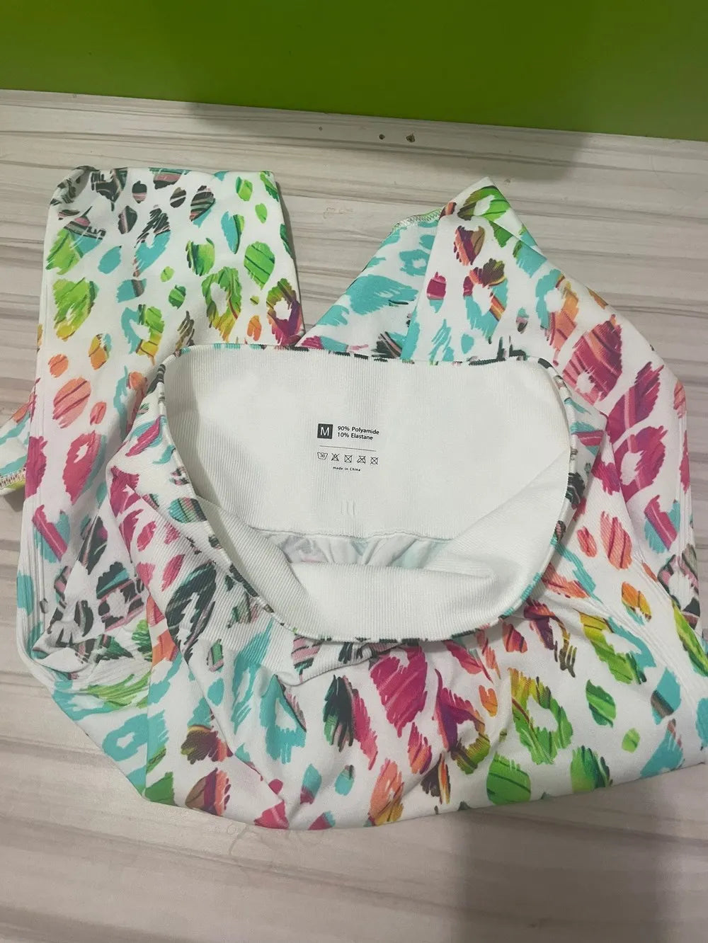 Kolorowe legginsy